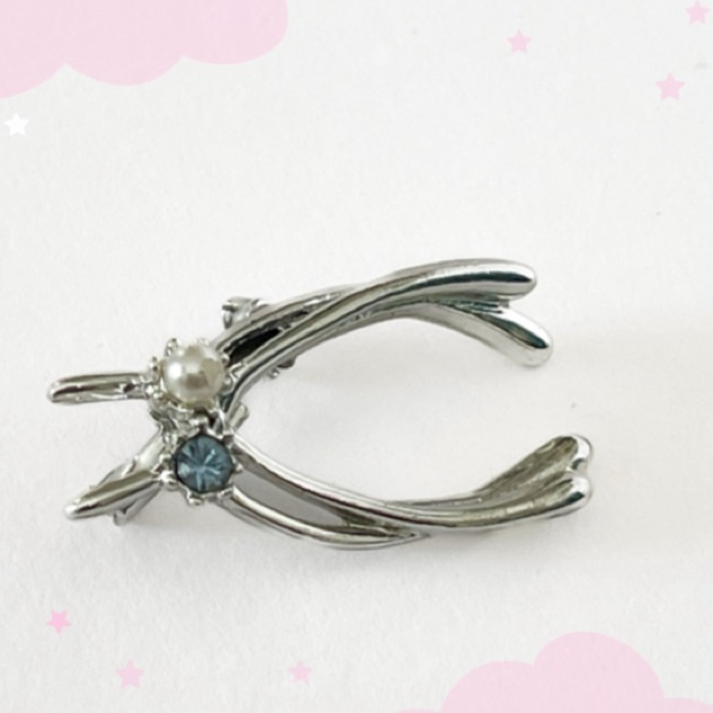 VTG Double Wishbone Brooch w/faux pearl and aquamarine